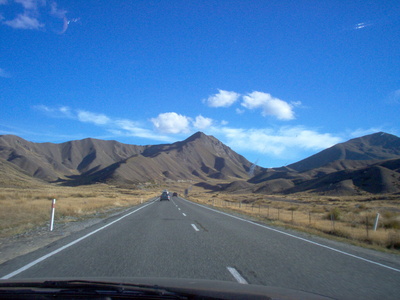 driving_towards_lindis_pass_heading_south_400