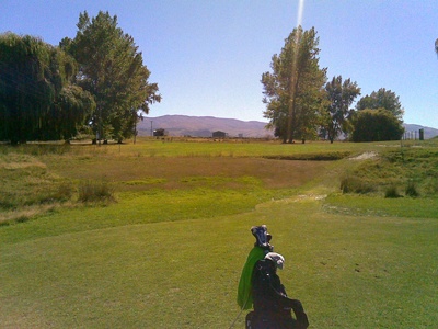 first_hole_tarras_golf_club_otago_par_3_400