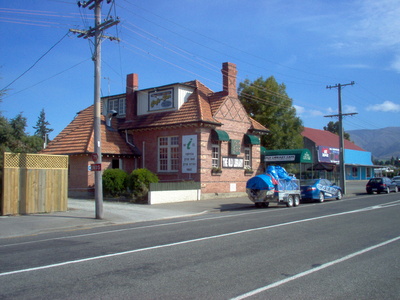 old_library_cafe_in_fairle_400