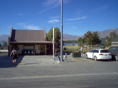tekapo_public_toilets_with_historic_church_in_the_background_400